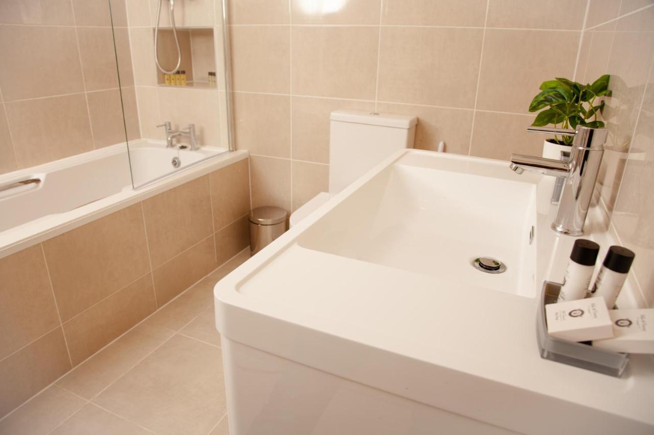 High Life Serviced Apartments - Old Town Суиндон Экстерьер фото
