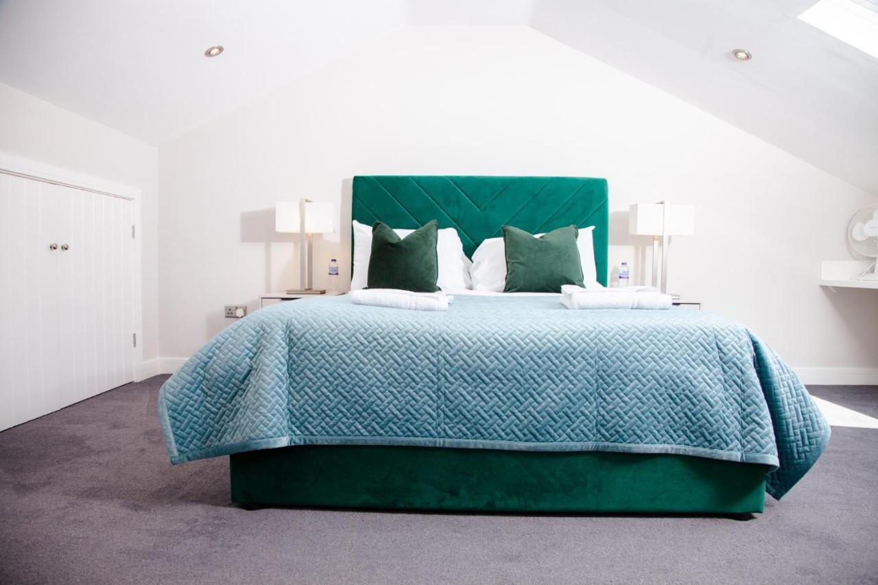 High Life Serviced Apartments - Old Town Суиндон Экстерьер фото