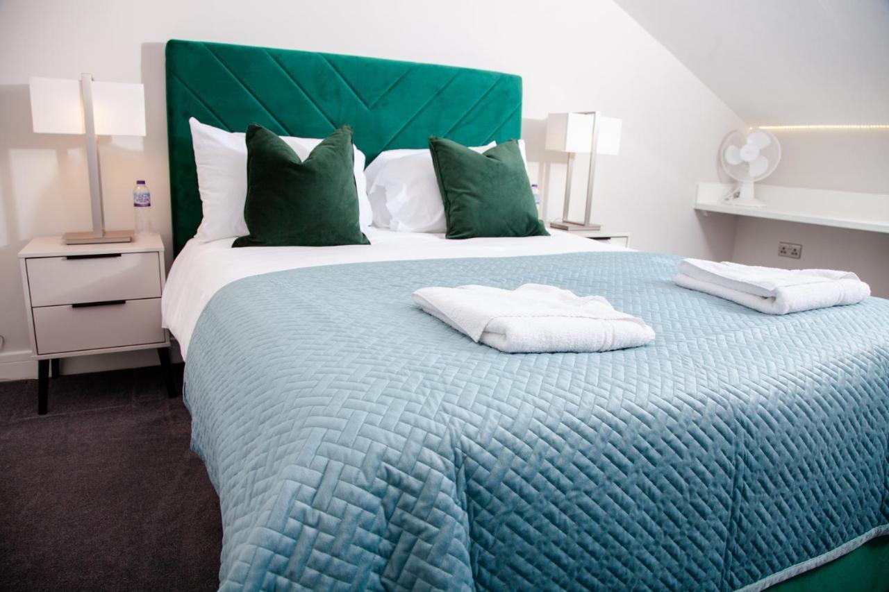 High Life Serviced Apartments - Old Town Суиндон Экстерьер фото