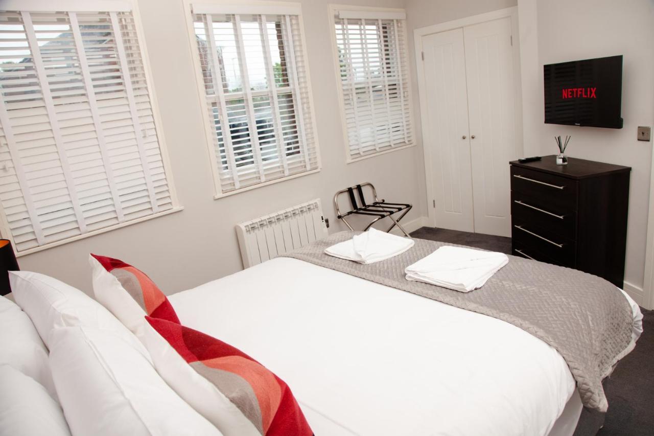 High Life Serviced Apartments - Old Town Суиндон Экстерьер фото