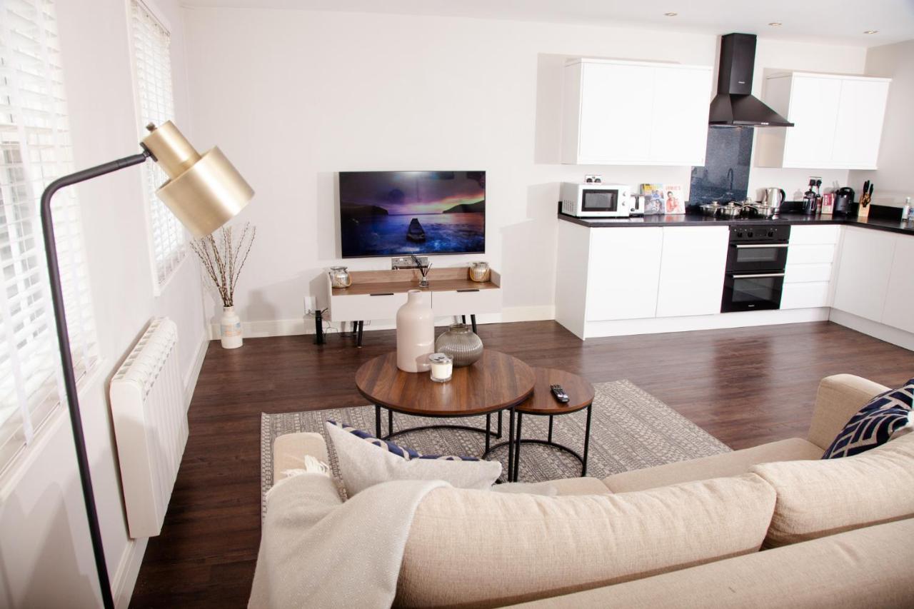High Life Serviced Apartments - Old Town Суиндон Экстерьер фото