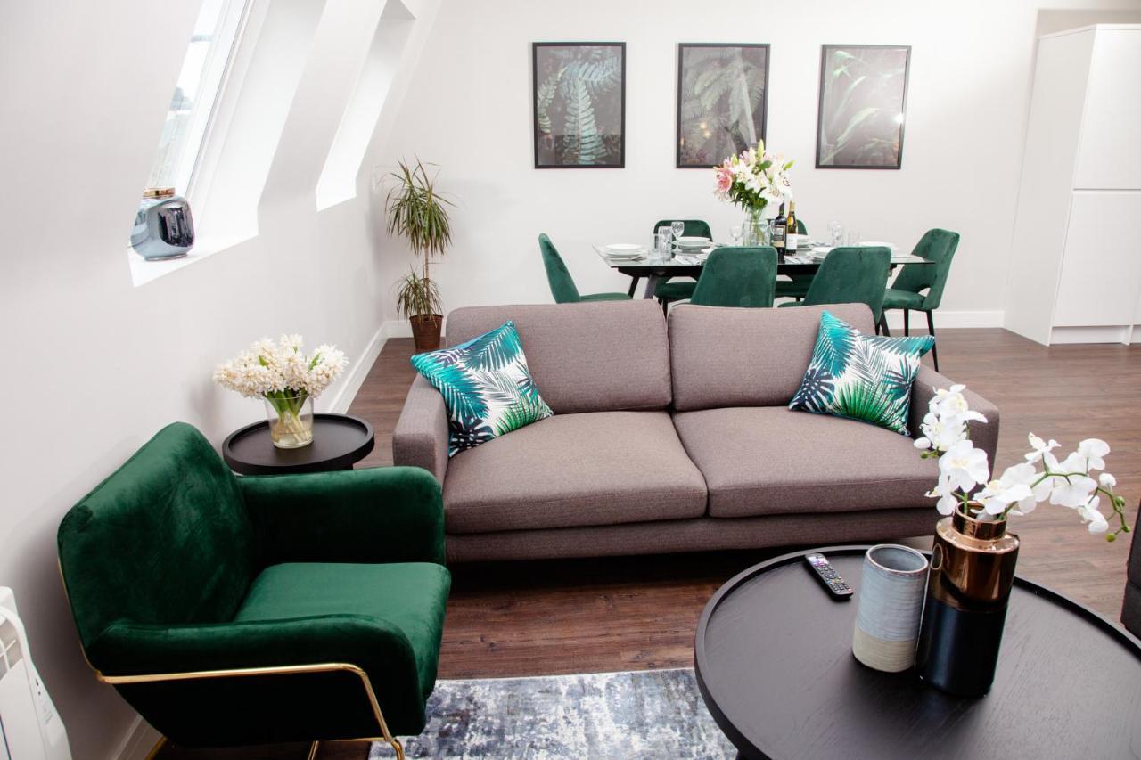 High Life Serviced Apartments - Old Town Суиндон Экстерьер фото